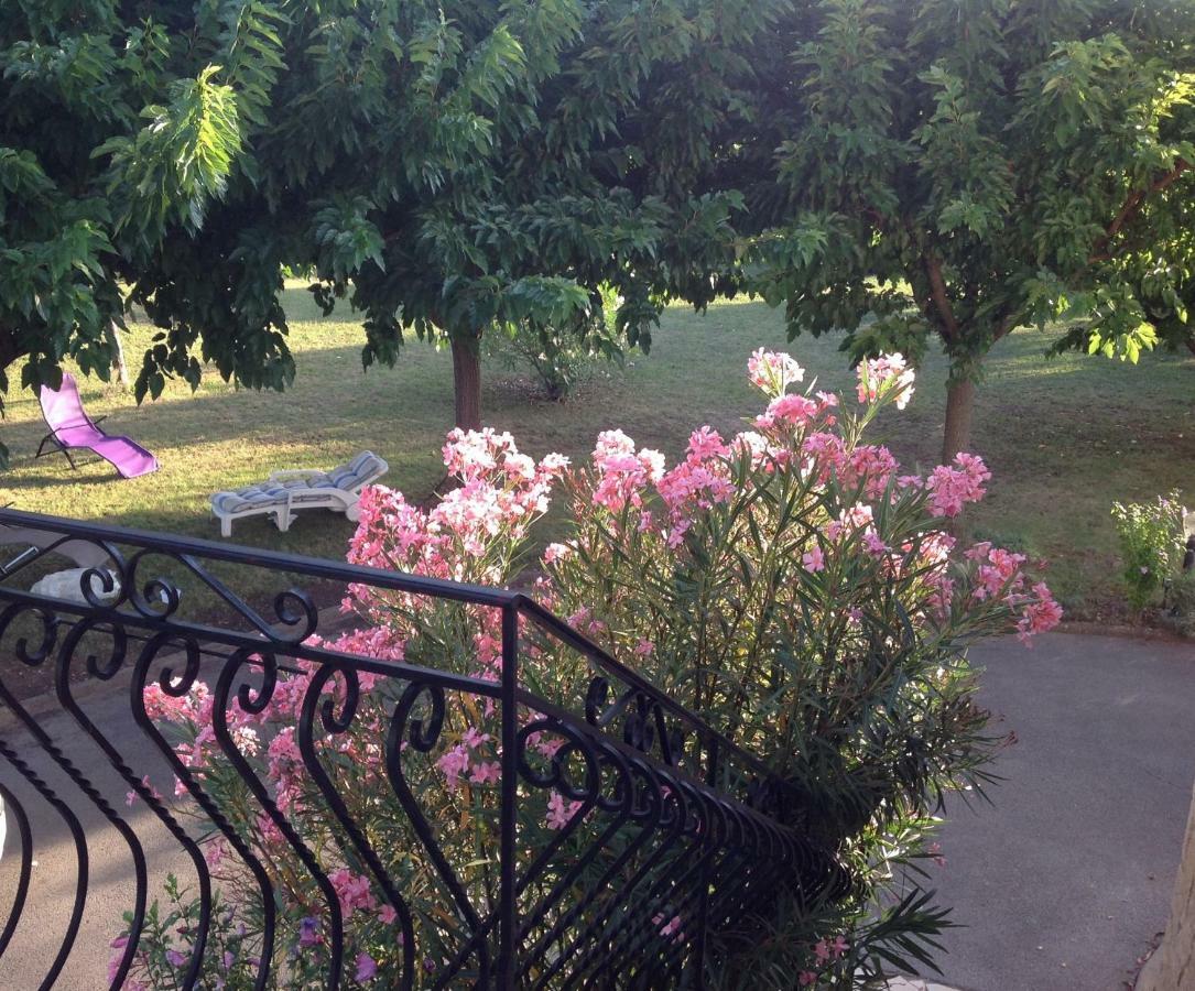 Au Mas Des Graviers Bed & Breakfast Salavas Luaran gambar
