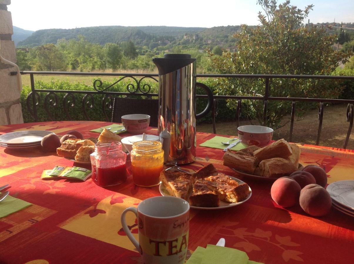 Au Mas Des Graviers Bed & Breakfast Salavas Luaran gambar