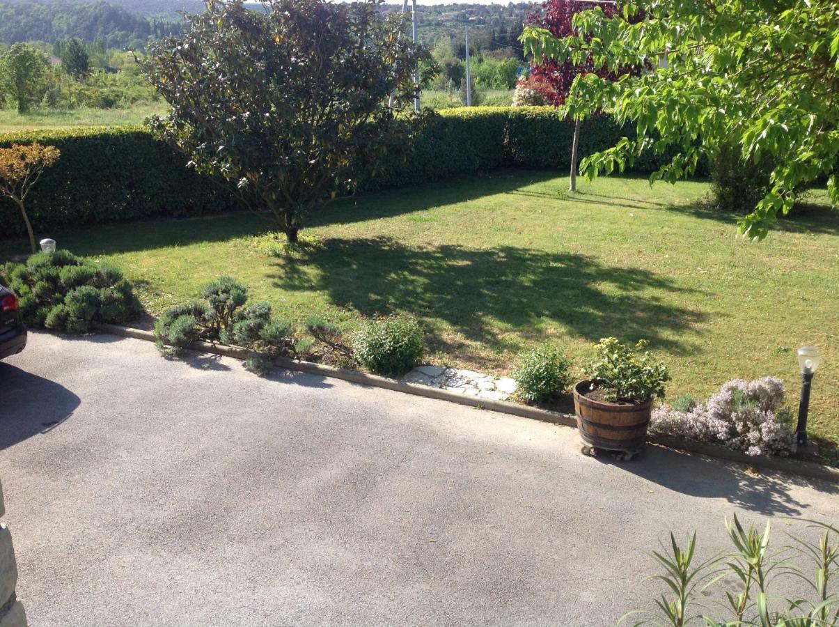 Au Mas Des Graviers Bed & Breakfast Salavas Luaran gambar
