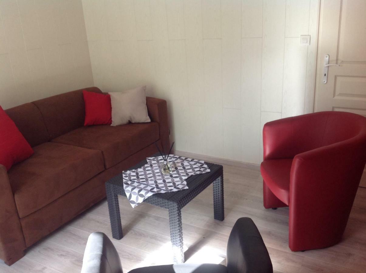 Au Mas Des Graviers Bed & Breakfast Salavas Luaran gambar