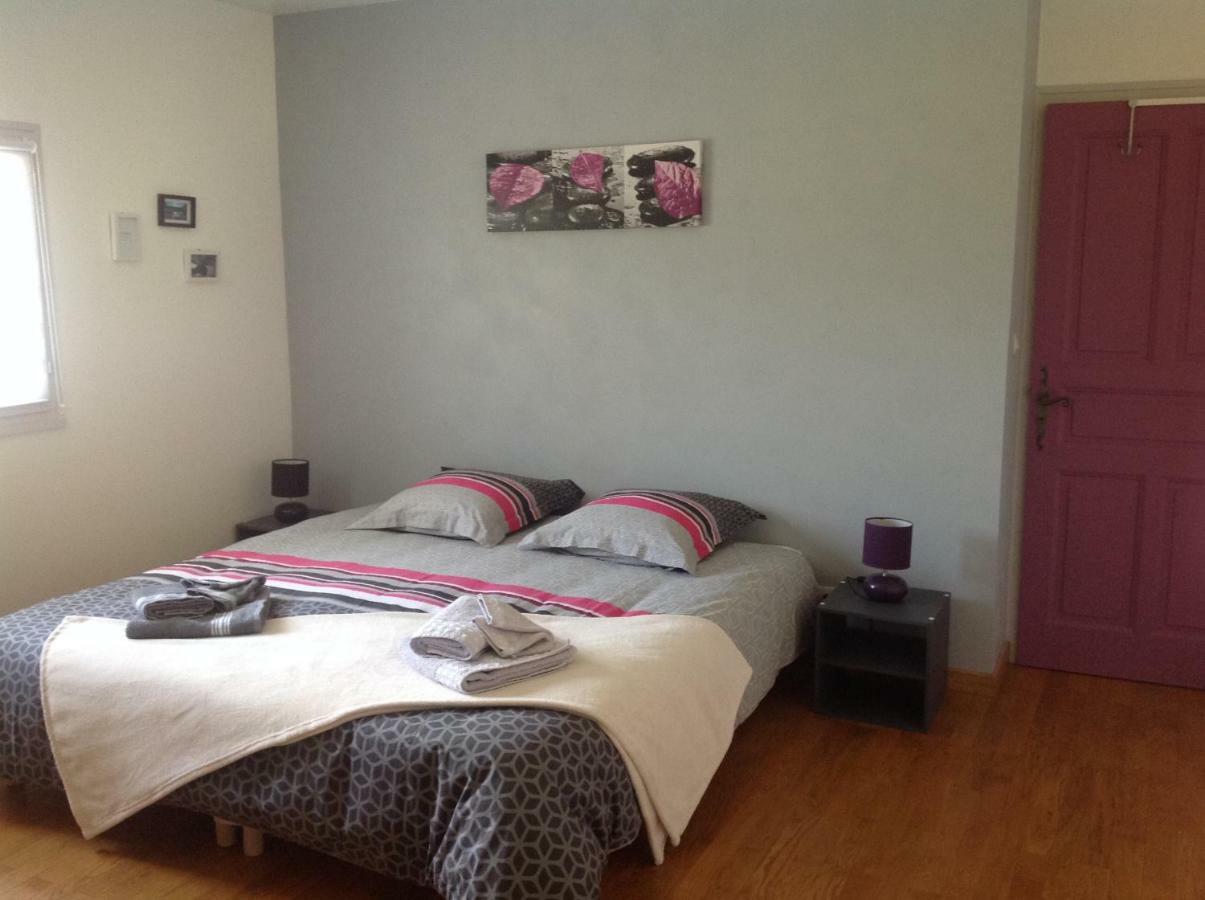 Au Mas Des Graviers Bed & Breakfast Salavas Luaran gambar