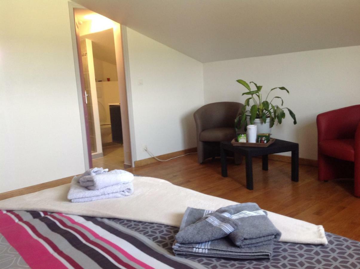 Au Mas Des Graviers Bed & Breakfast Salavas Luaran gambar