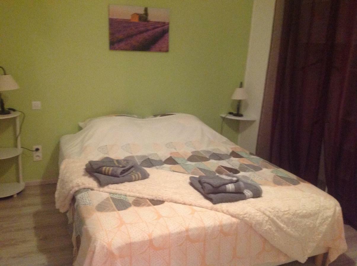 Au Mas Des Graviers Bed & Breakfast Salavas Luaran gambar