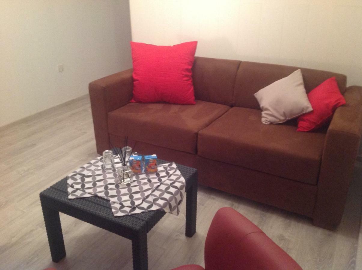 Au Mas Des Graviers Bed & Breakfast Salavas Luaran gambar