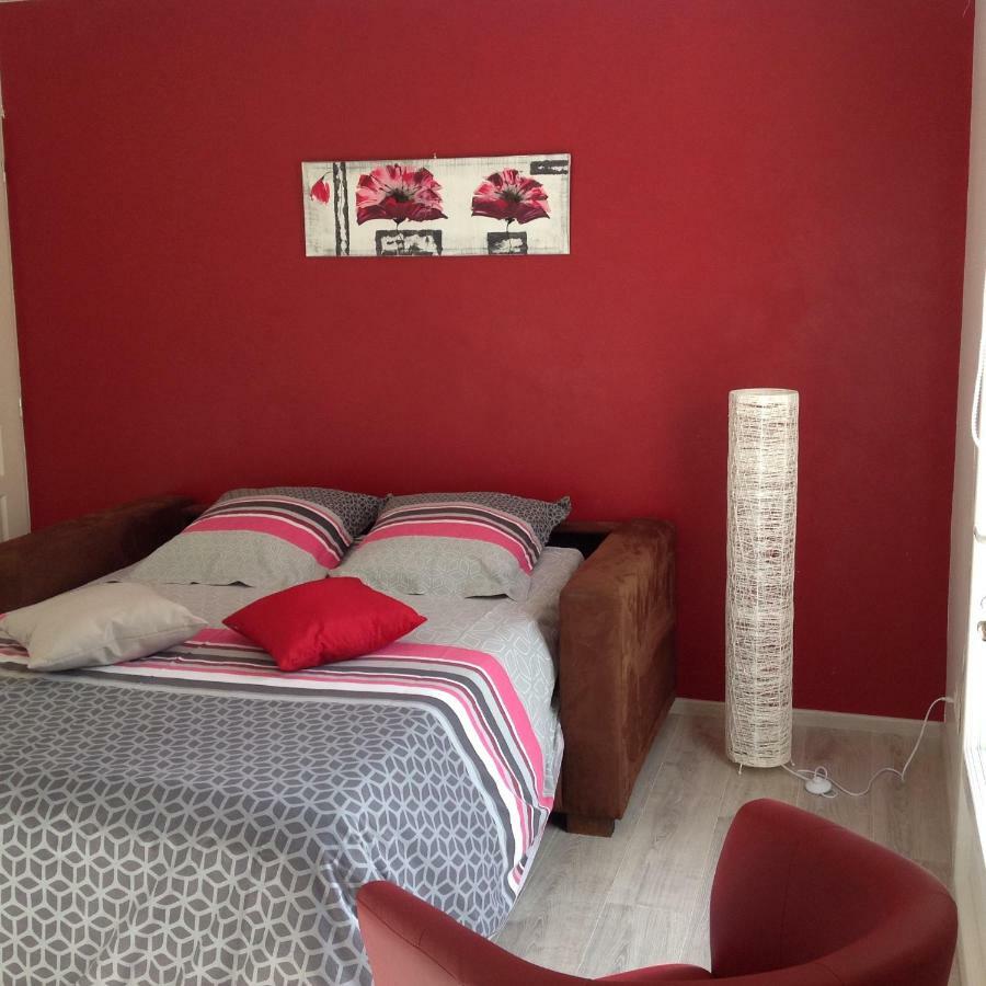 Au Mas Des Graviers Bed & Breakfast Salavas Luaran gambar